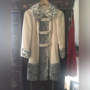 Hallie Jr cream and faux fur trim vintage coat